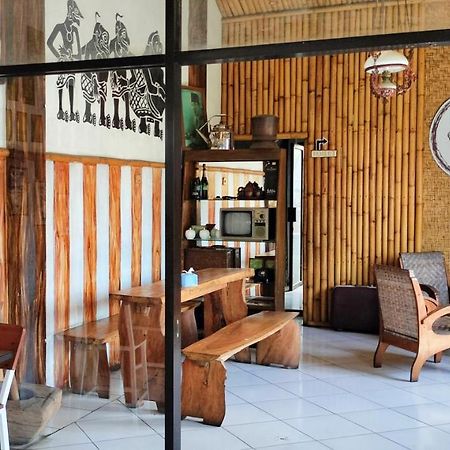 Latansa Homestay Бануванги Екстериор снимка