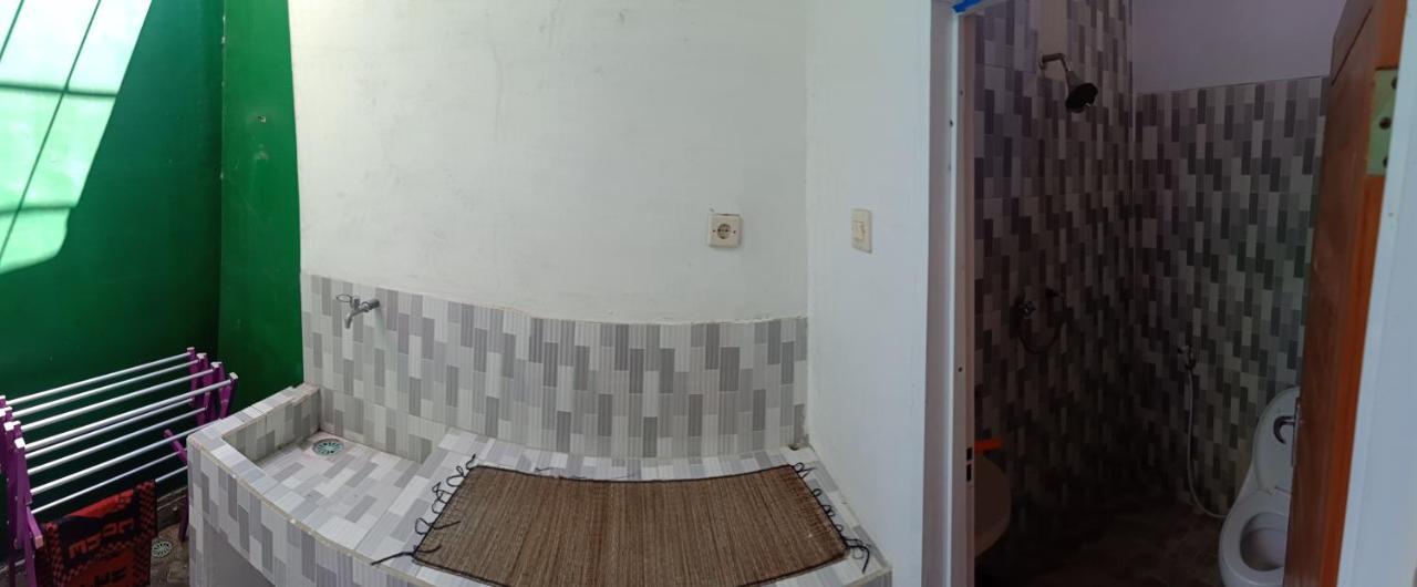 Latansa Homestay Бануванги Екстериор снимка