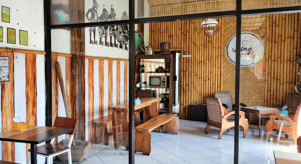 Latansa Homestay Бануванги Екстериор снимка